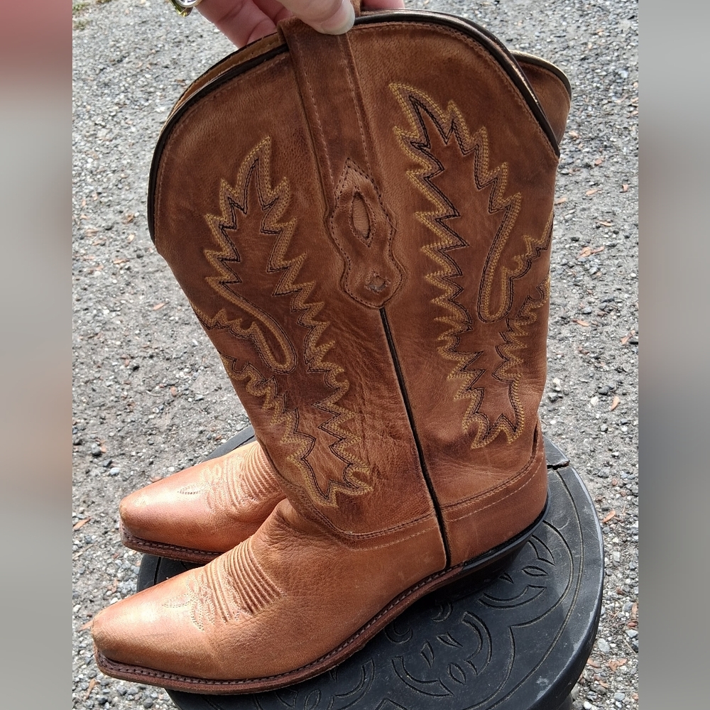 Old West Brown Leather Western Pull-On Cowboy Boots with Embroidered Shaft